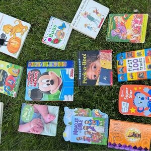 Disney Vibrant Book with Cartoon Characters